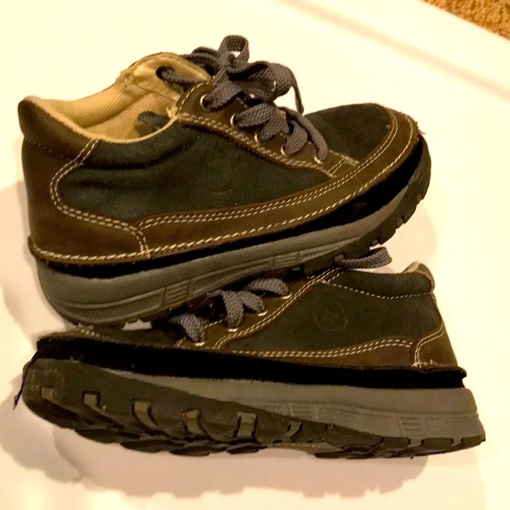 Swiss Gear boy’s size 13 brown leather lace up mid top ankle hiking boots EUC